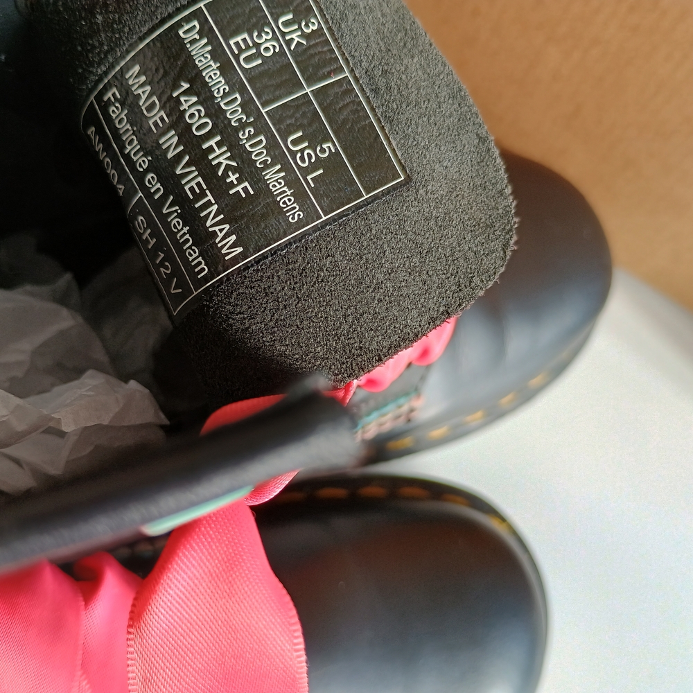 ๐ป CUTE CORE ๐ป Dr Martens, Sz 5, Hello Kitty & Friends rugged sole boots, HK&F - Picture 10 of 16